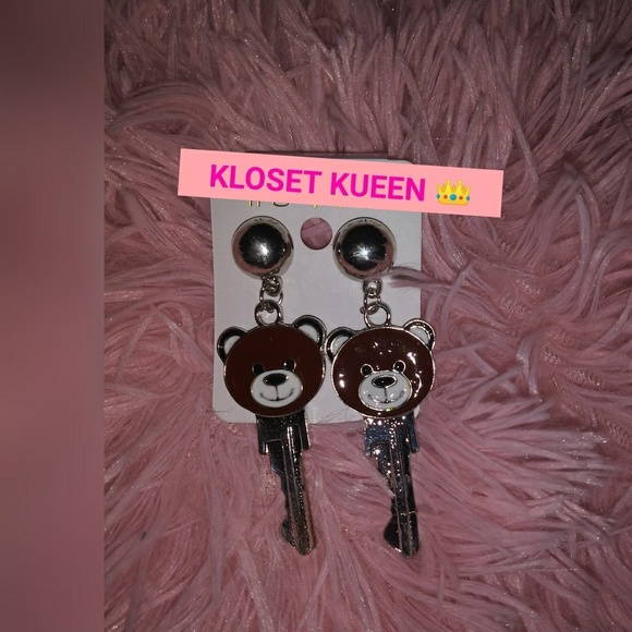 Teddy Bear Key Earring - Picture 1 of 2